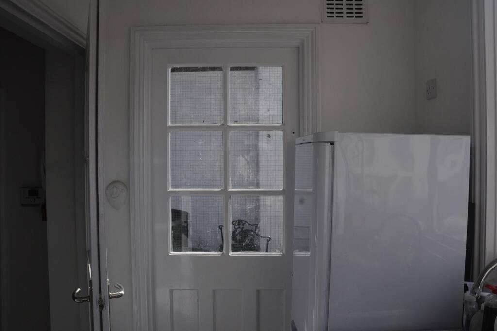 Central London Flat. Georgian Terrace. Bright. Екстер'єр фото